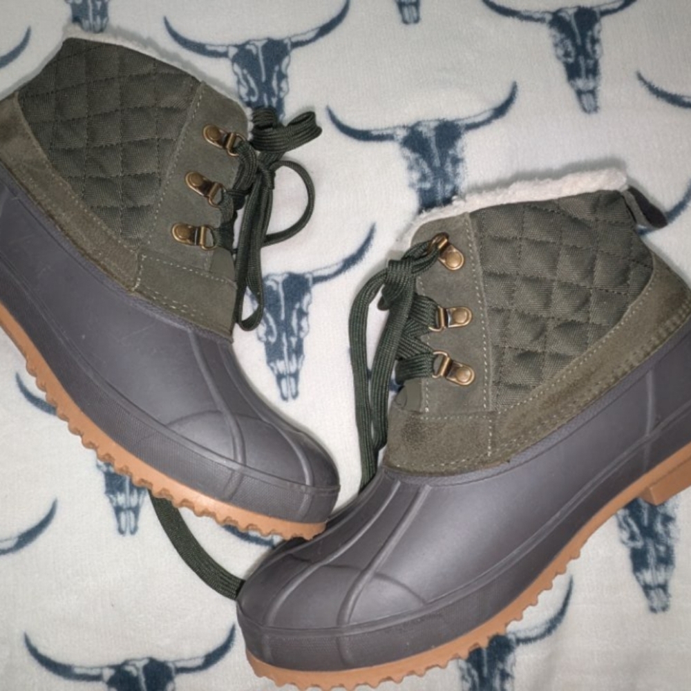 winter/waterproof boots.